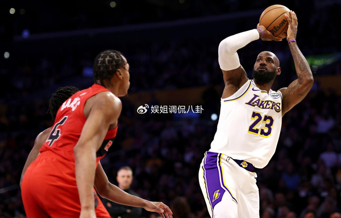 星空体育app下载-詹姆斯51000分里程碑！24分7助2帽拒绝三连败 获球迷MVP呼声|猛龙|多伦多猛龙队|洛杉矶湖人队|篮板|NBA常规赛_新浪体育_新浪新闻